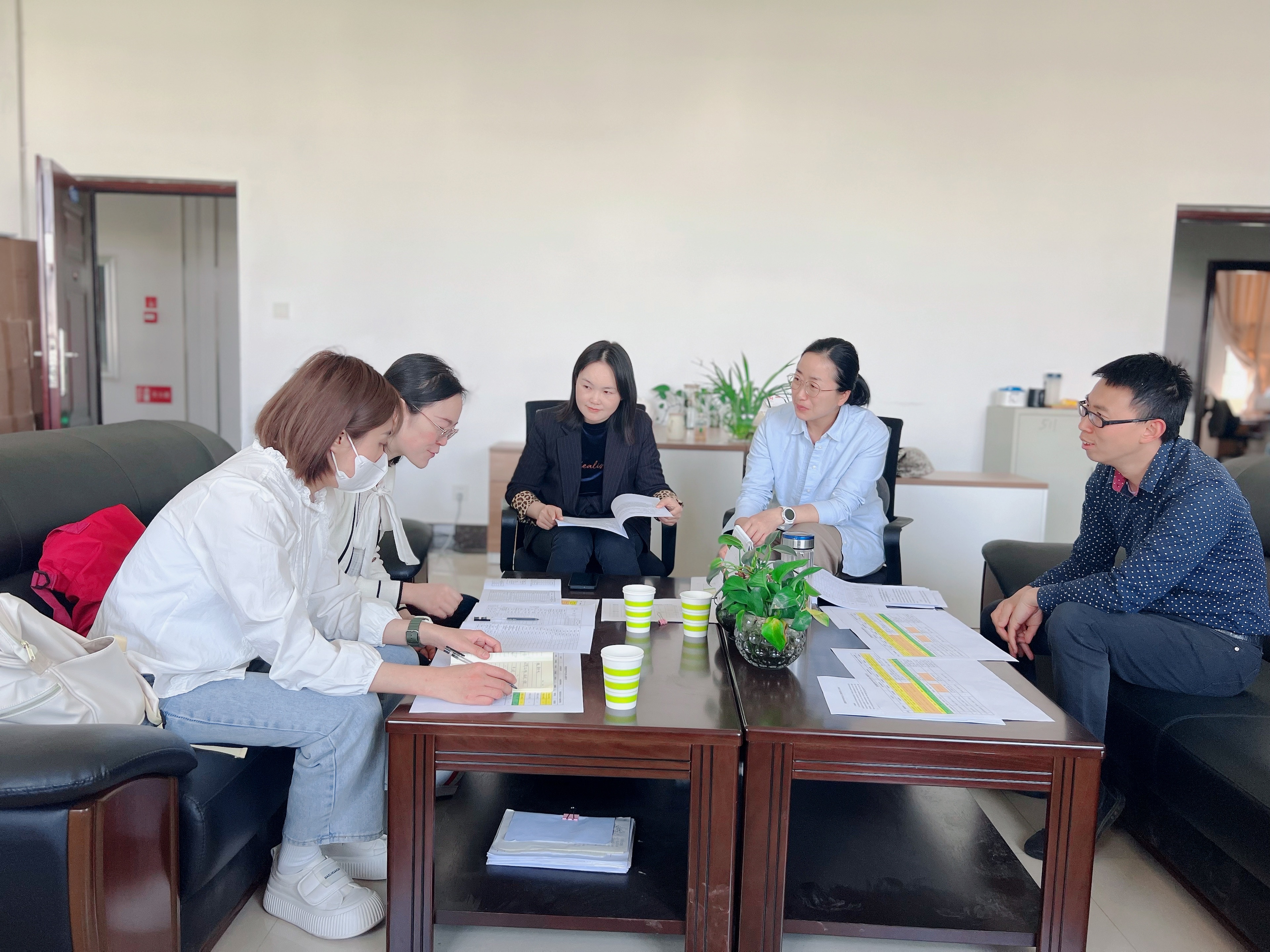 我院康复专业一行人赴云南中医药大学走访调研交流 第 1 张 我院康复专业一行人赴云南中医药大学走访调研交流 第 1 张